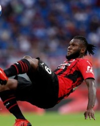  国际米兰冬窗豪购，锁定英超主力后卫  