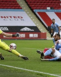 25, 曼城铁卫乌龙球葬送好局  