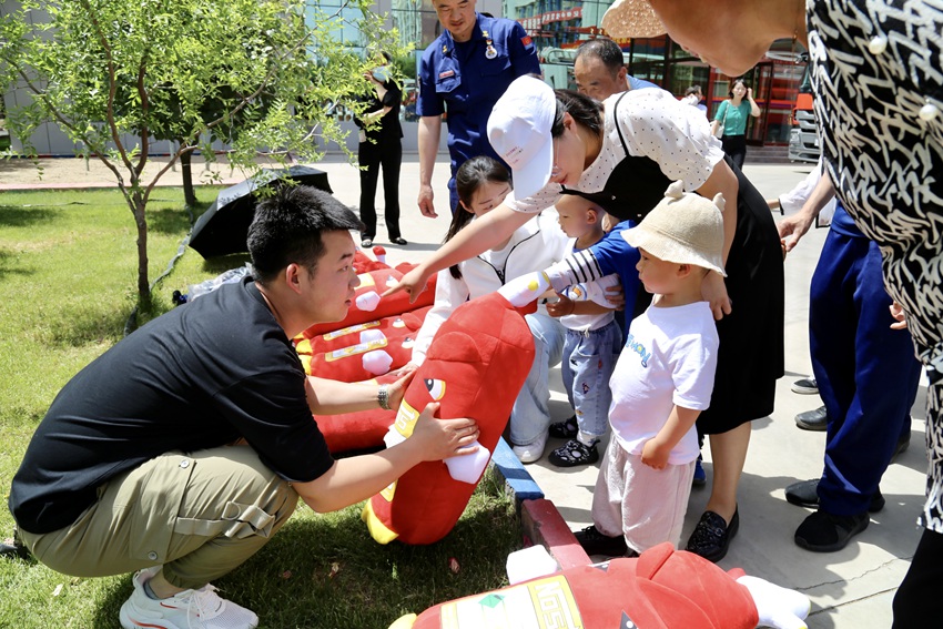  埃弗顿斩获三连胜，时隔八年再进欧战赛区  
