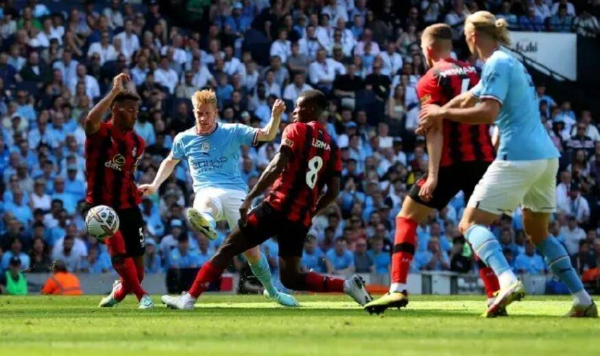  哈兰德戴帽曼城大胜伯恩茅斯稳固榜首位置